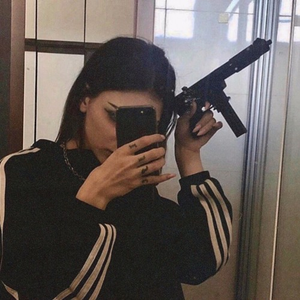 紫悦被弄到高潮喷水
