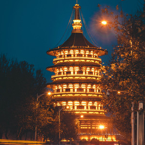 紫悦被弄到高潮喷水
