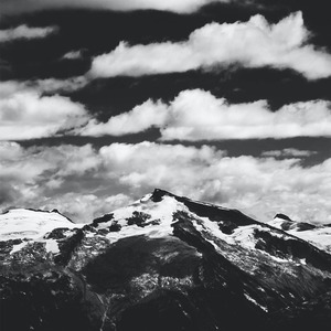 紫悦被弄到高潮喷水
